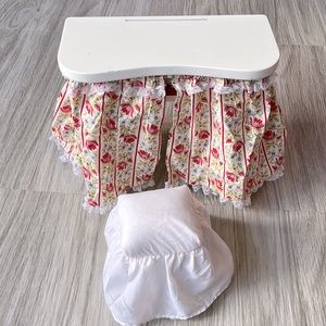 American girl Molly’s vanity